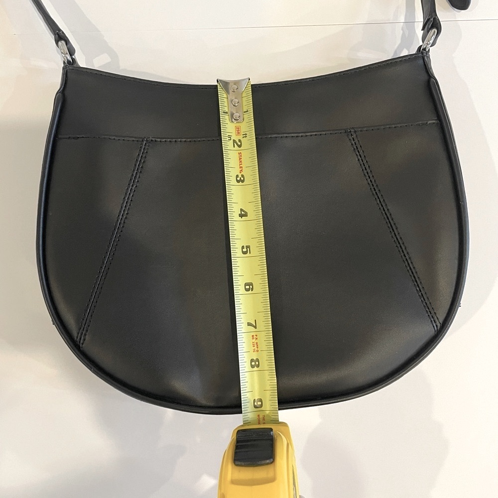 Calvin Klein leather Crossbody Black Bag - Picture 4 of 7